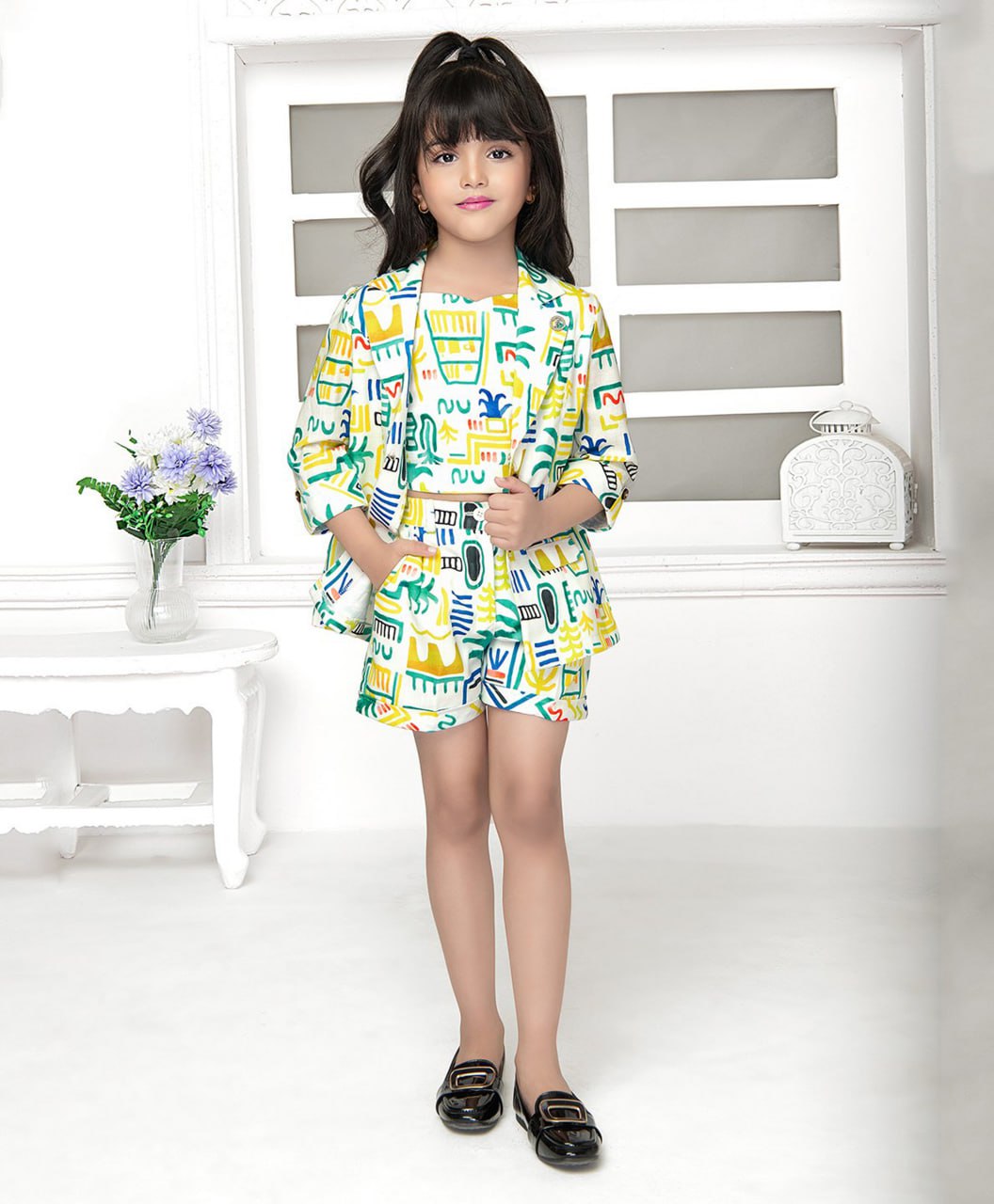 Trendy Girls' Printed 3Pcs Blazer, Tunic and Shorts Set - with Vibrant Geometric Pattern